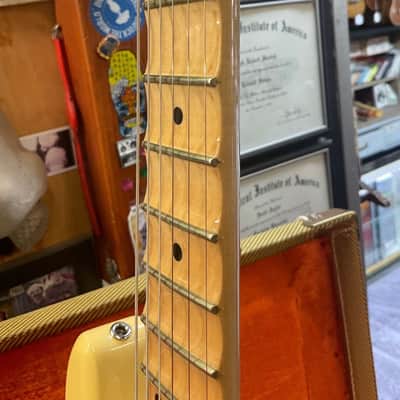 Fender Yngwie Malmsteen Artist Series Signature Stratocaster with Maple Fretboard 2017 - Vintage White image 4
