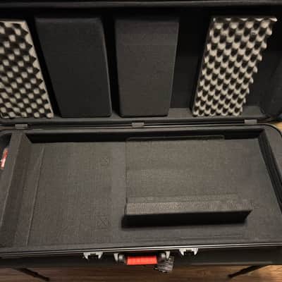 Gator GTSA-KEY61 TSA Series ATA Molded 61-Key Keyboard Case 2010s - Black image 4