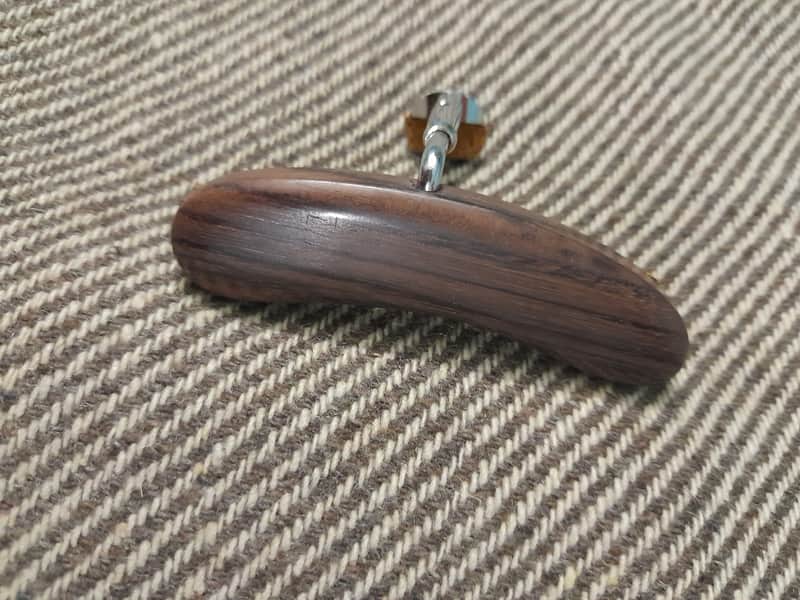 Mandolin Armrest in Rosewood Natural image 1