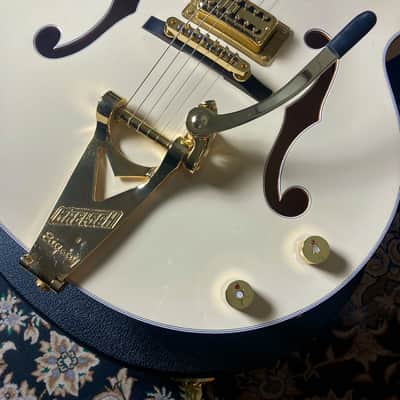 Gretsch G6136-1958 Stephen Stills White Falcon with Bigsby (Aged White) 2023 image 5
