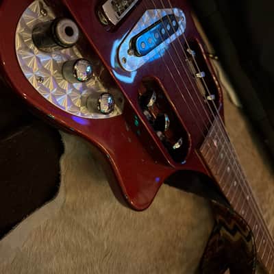 Traveler Speedster Hot Rod Electric Travel Guitar - red image 2