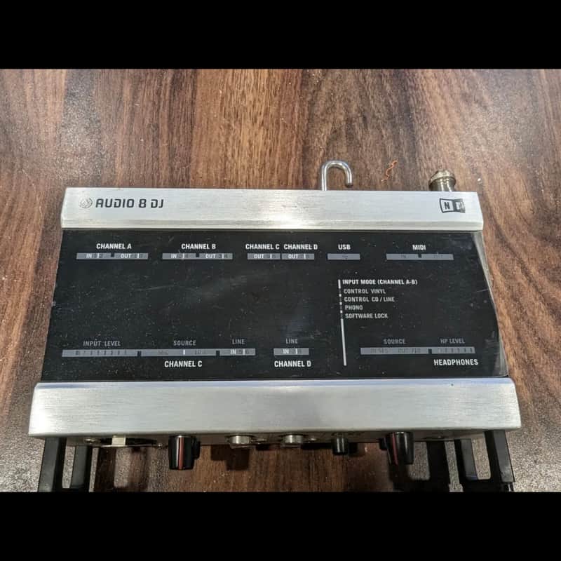 Native Instruments Audio 8 DJ image 1