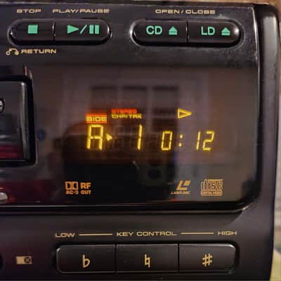 Pioneer Pioneer CLD-3760KV dual-side auto-reverse LaserDisc and Karaoke player 1998 - Black image 2