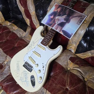 Fender Stratocaster Ex JUDAS PRIEST Artist Owned by K.K. Downing, band signed by KK, Rob Halford and Glenn Tipton. 1985 Vintage 80s guitar. Custom Shop strat flight case included image 23