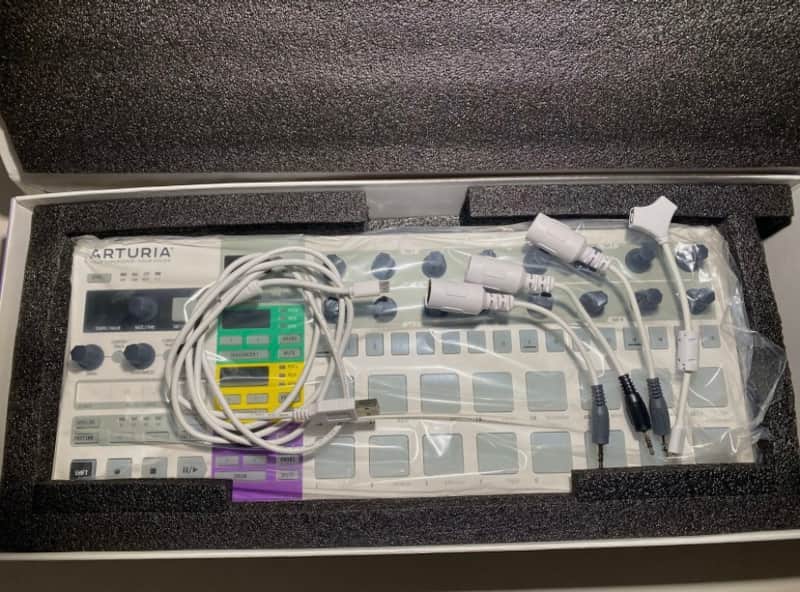Arturia BeatStep Pro MIDI Controller White image 1