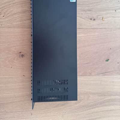 dbx 131s Single 31-Band Graphic EQ 2010s - Silver image 2
