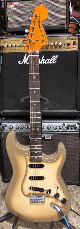 Fender 70th Anniversary Vintera II Stratocaster 2024 - Antigua