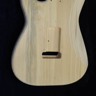 40yr Aged Pine Strat Style body - 3lbs 1oz #3671  *IMPORT CHARGES INCLUDED image 7
