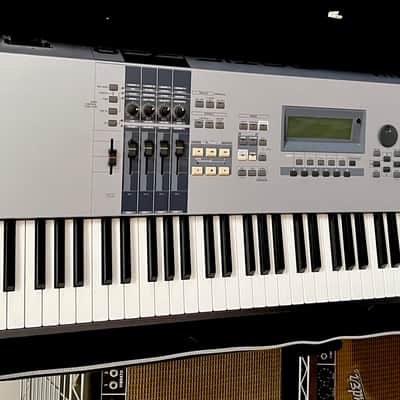 Yamaha Motif ES 8 Workstation. Like New AWESOME! image 1