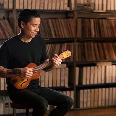 Ortega Custom Built Series Flamed Maple Arched Top Okoume Neck 4-String Concert Electric Ukulele w/Gig Bag image 20