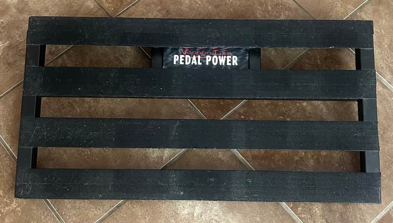 Pedaltrain Classic 2 + Voodoo Lab Pedal Power image 1