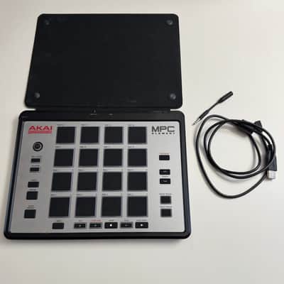 Akai MPC Element Music Production Controller 2013 - 2017 - White image 1