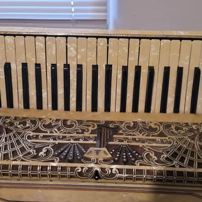 Vintage C. Firardo Italian Piano Accordion w/ Original Case Art Deco Pearloid Project image 14