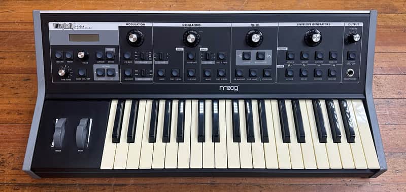 Moog Little Phatty Monophonic Analog Synth v1 with decksaver