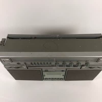 Vintage Realistic SCR-8 Boombox 14-778A For Parts Only Radio image 8
