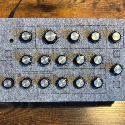 Moog Minitaur Rev2 TBP002 2012 - Present - Black image 2