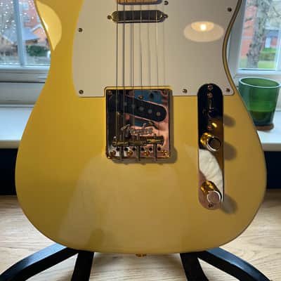 Fender Limited Edition American Professional Telecaster with Maple Fretboard 2018 - Vintage White with Gold Hardware image 2