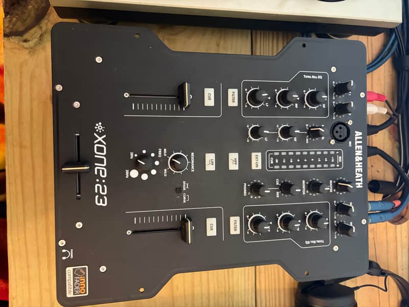Allen & Heath XONE:23 Professional 2+2-Channel DJ Mixer 2014 - Present - Black image 1