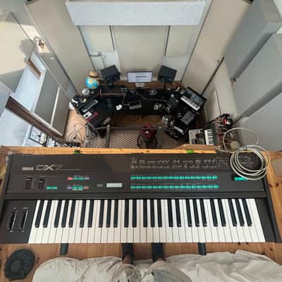 Yamaha DX7 (MK I) with valuable Ser7rom expansion and optional original flightcase