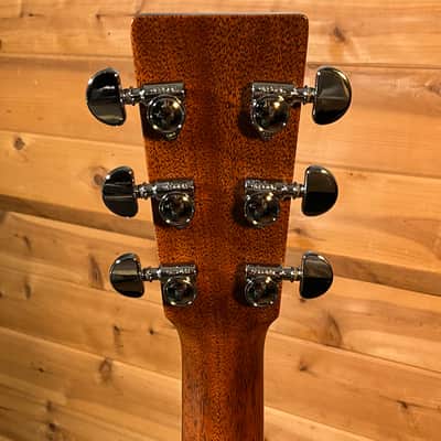 Martin D-35 Acoustic Guitar - Natural image 6