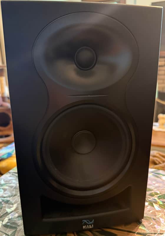 Kali Audio LP-6 Studio Monitor 2018 - Black image 1