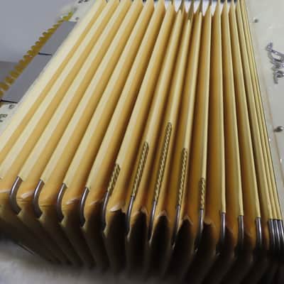 LIRA INTERNATIONAL MODEL 20 CENTRAMATIC 1959 3/4 120 BASS ACCORDION  GOLD SPARKLE MOTHER of WHITE PEARL IMMACULATE! image 12