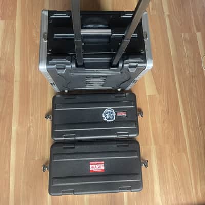Gator Professional 4U Rack Flight Case with Rolling Wheels & Handle image 1