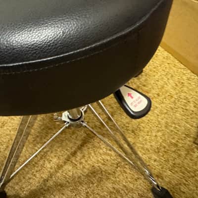 DW Drum Workshop 9000 Series Heavy Duty Air-lift Throne - Hydraulic - Round Top image 4