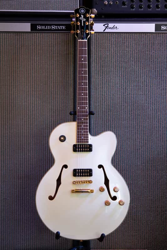 Yamaha AES1500 1988 - White image 1