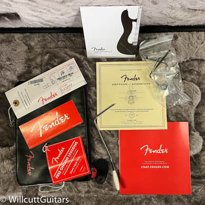 Fender Juanes Stratocaster Maple Fingerboard Luna White (177) image 8
