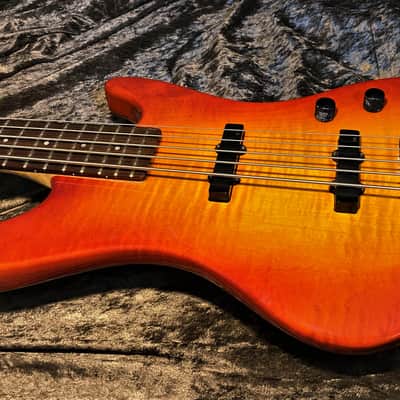 Guild SB605 1985 Sunburst Flame Maple Guild Pilot Bass USA Built Guild Acoustics 5 String Electric image 12