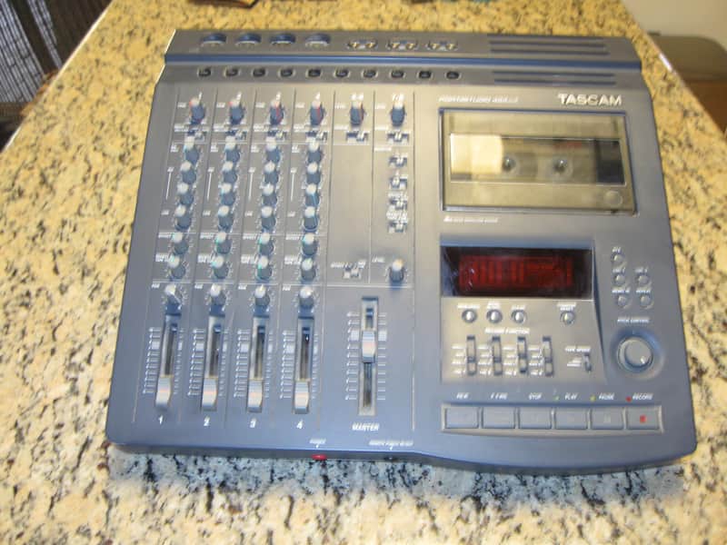 TASCAM 424 MK II Portastudio