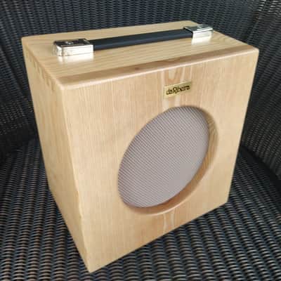 daRibeira O8 1x8" guitar cabinet in solid ash wood without speaker PRE-ORDER image 1