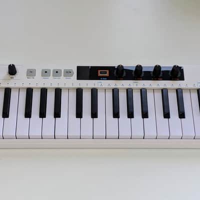 Arturia KeyStep 37 MIDI Controller 2021 - 2025 - White image 2