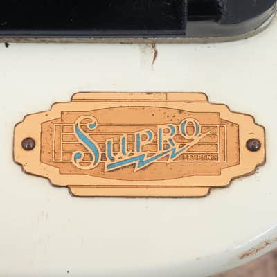 1962 Supro Model 1410 Comet Lap Steel Vintage Electric Slide Guitar 100% Stock image 6