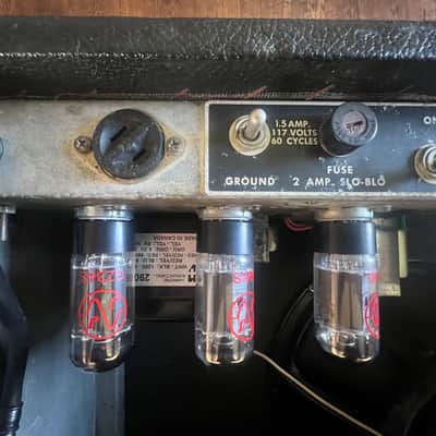 Vintage Fender Deluxe Reverb  2-Channel 22-Watt 1x12" Guitar Combo 1968 - 1969 - Silverface image 11