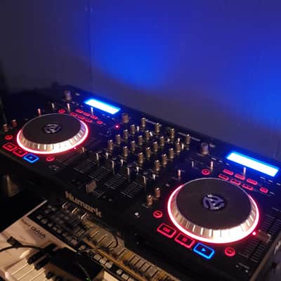 Numark Mixdeck Quad 4-Channel Universal DJ System 2010s Black image 1
