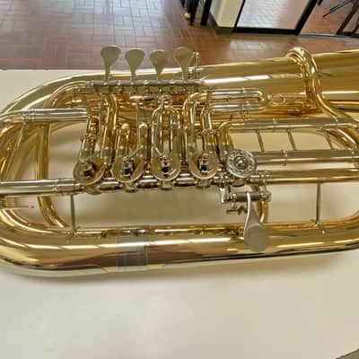 New Alexander model 155 F Tuba in Gold Brass, 5 valves,Lacquered, Nickel-Silver Garland;with Care Kit image 3