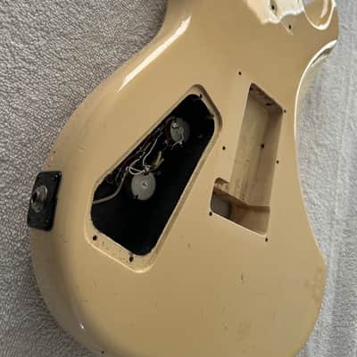 Kramer Baretta Body Modified 1985 - Cream image 16
