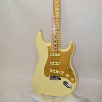 2018 Fender American Special Stratocaster Electric Guitar, Maple Fingerboard, Olympic White w/ Case image 2