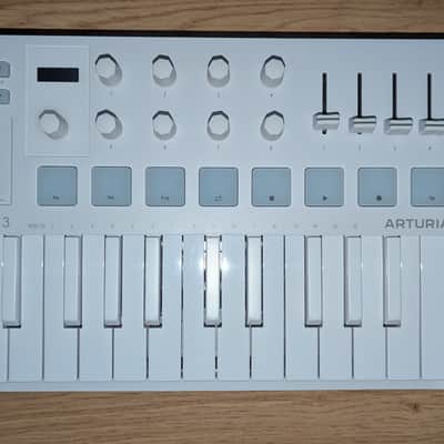 Arturia MiniLab MKIII 25-Key MIDI Controller