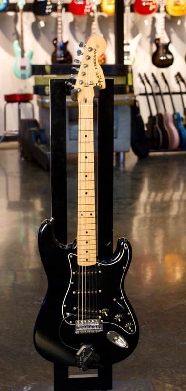 Squier Stratocaster 1983 - Black image 1