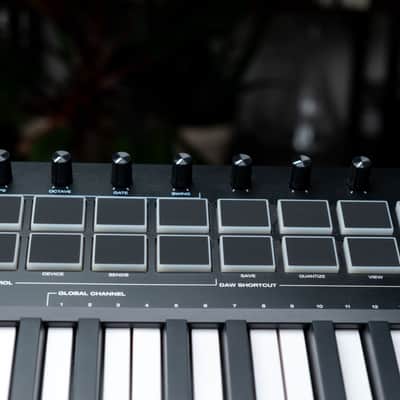 M-Audio Oxygen Pro 49 MIDI Keyboard Controller 2020 - Present - Black imagen 5