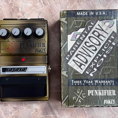 DOD Punkifier FX76 [NOS - New Old Stock, Complete with Box, Manual, Stickers etc] 1995 - 1997 Yellow & Black Matte Airbrush Finish image 6