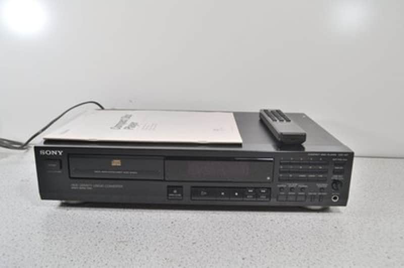 Sony CDP-497 CD Player Single-Disc Fixed RCA Output Headphone Port