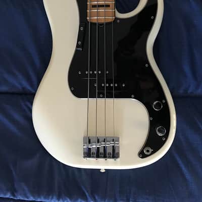 Fender Precision Classic Series 70s 2012 Olympic White image 4