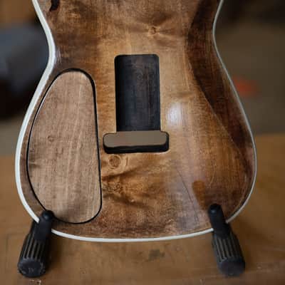 One-Piece Locking Stratocaster Body - Stain/Natural image 5
