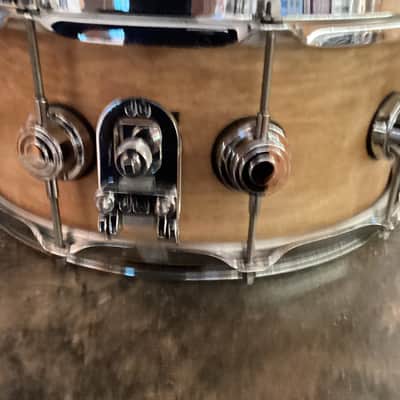 DW Jazz snare drum 6 1/2 x 14 Natural wood image 5