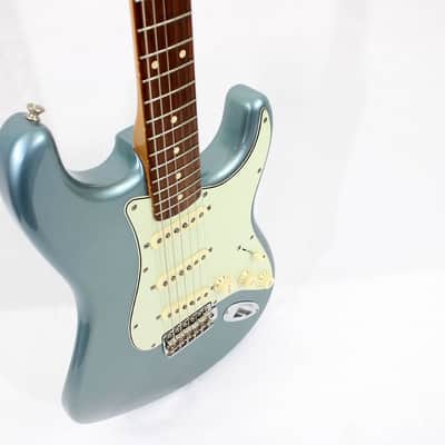 2019 Fender Vintera '60s Stratocaster with Pau Ferro Fretboard - Ice Blue Metallic image 7