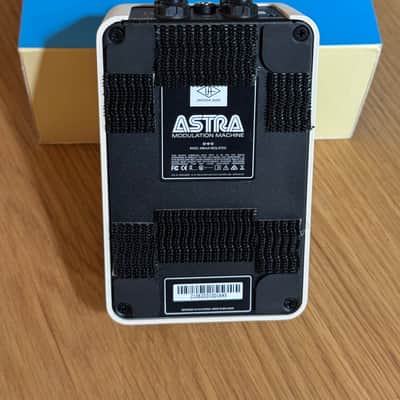 Universal Audio Astra Modulation Machine 2021 - Present - White image 2
